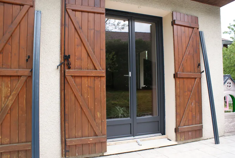 Baies vitrées — réalisation CLOSURIA à Besançon et dans le Doubs