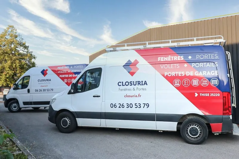 Le camion CLOSURIA floqué aux couleurs de l’entreprise